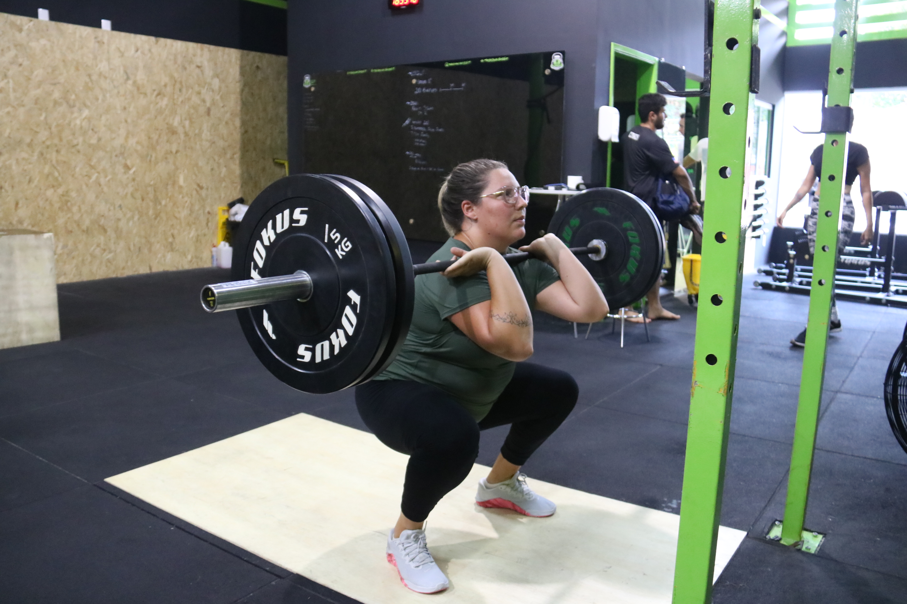 Aluna praticando Crossfit